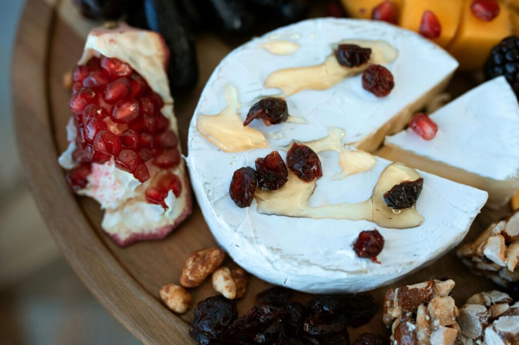 Cheeseboard with camemburt